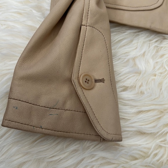 BCBG Light Tan Women's 100% leather jacket Size Medium - Picture 11 of 11